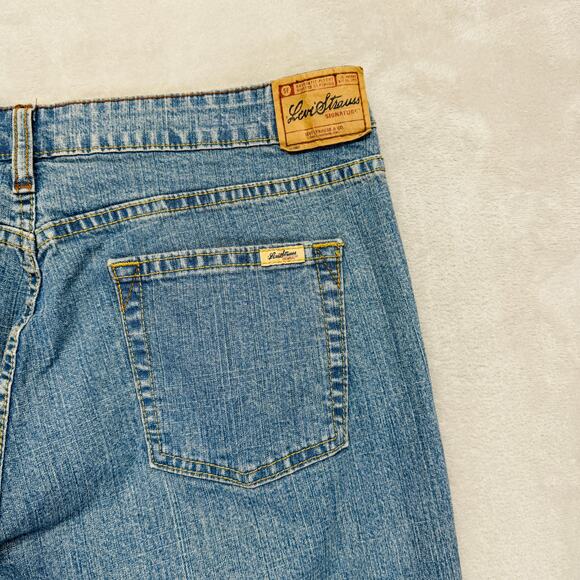 Levi Strauss Jeans Women 16 Short Med Wash Blue Denim Bootcut Stretch Low Rise - Picture 9 of 13